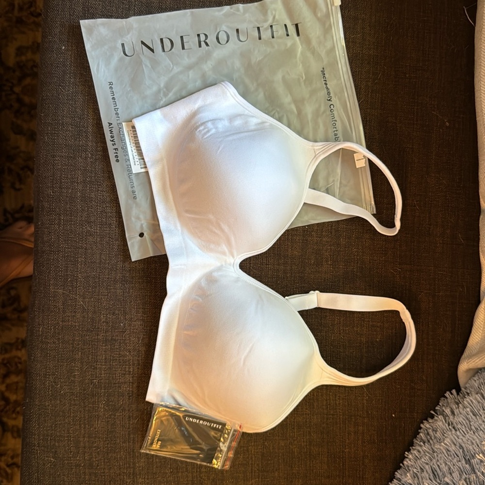 Underoutfit Perfect Neckline Bra M NWT White